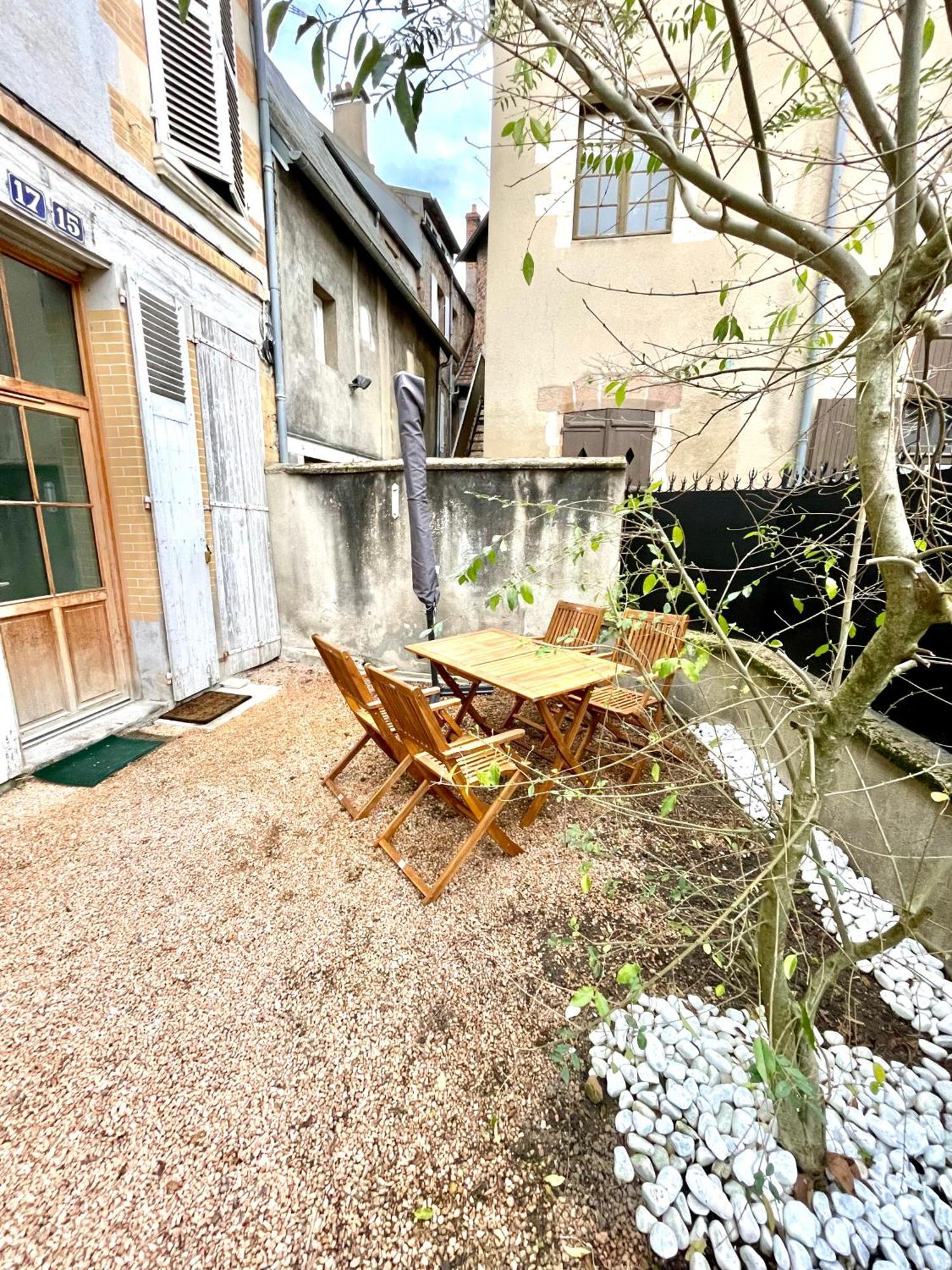 La Maison Des Cours - Wifi - Centre Ville Moulins (Allier) Exterior foto